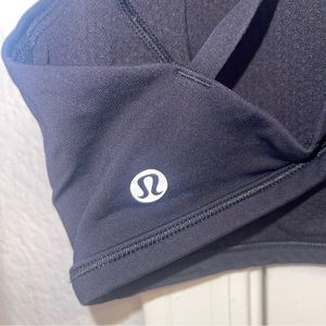 Lululemon sports bra - black size 8